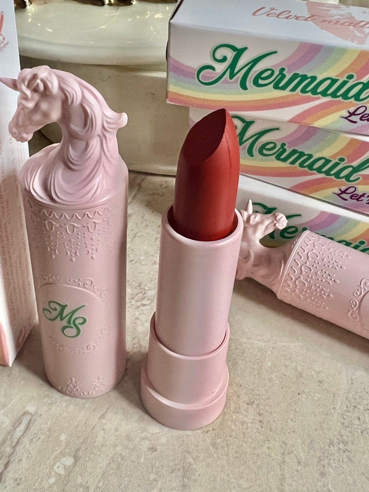 FOXES WEDDING - Traditional Cream Velvet lipstick