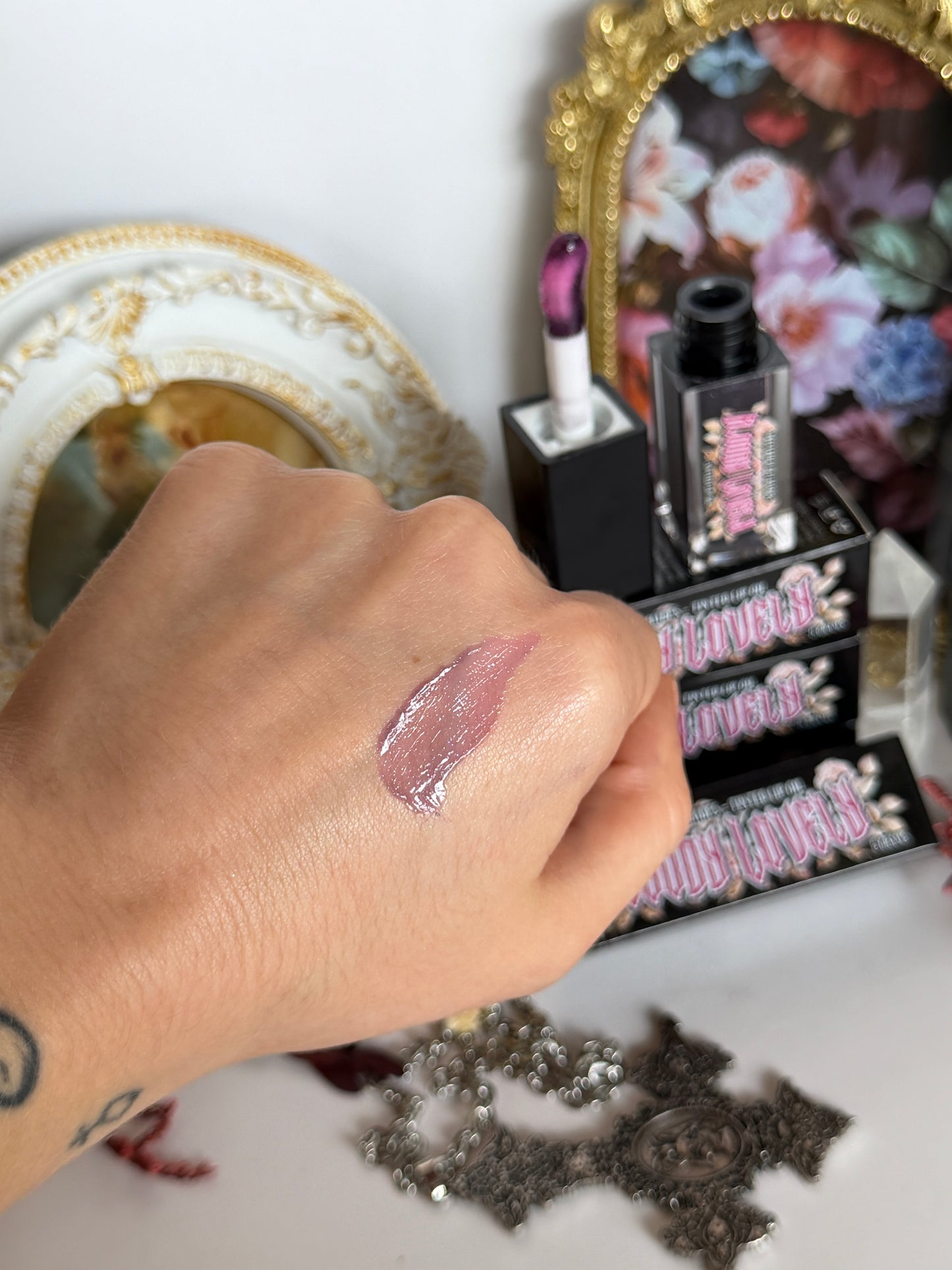 BLOODY LOVELY COLOUR CHANGING TINTED LIP OIL - Doom Bloom