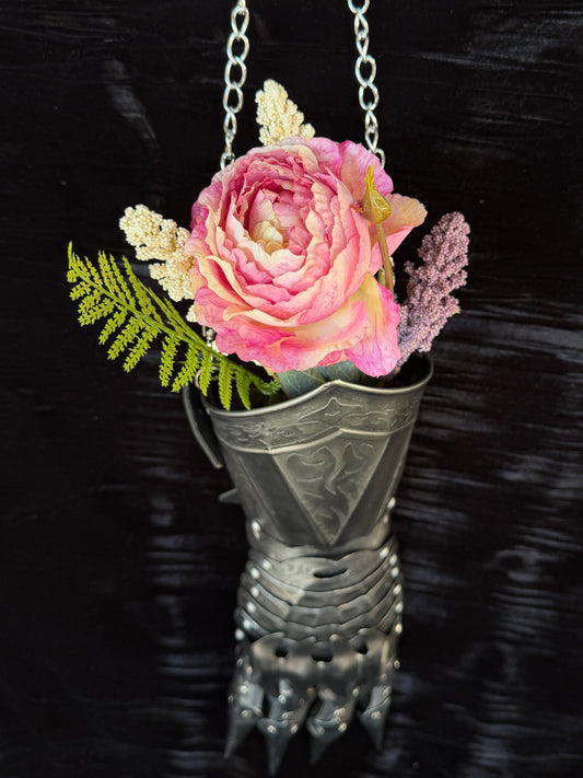STEEL GAUNTLET - Dry Wall Vase