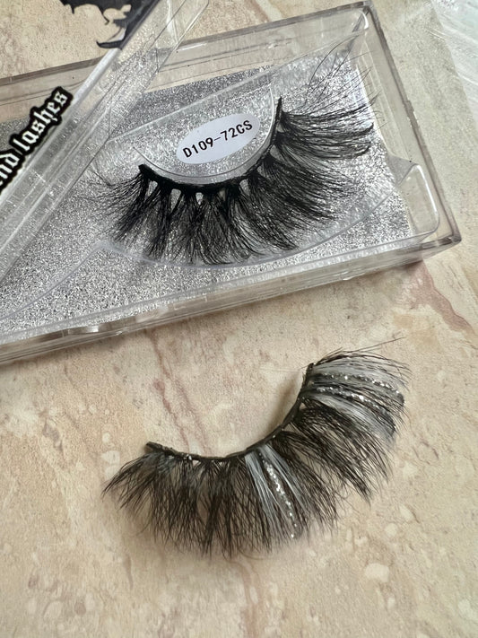 EMPRESS EERIE foil flare false lashes