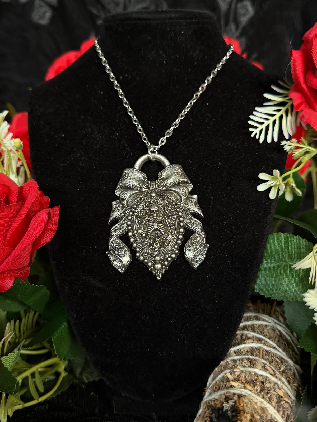 MOMENTO MORI - Mother of Hades Large Pendant Necklace