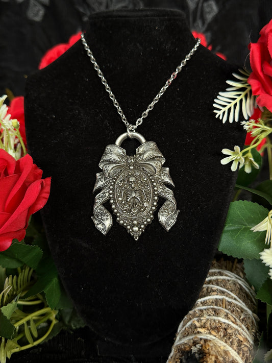 MOMENTO MORI - Mother of Hades Large Pendant Necklace