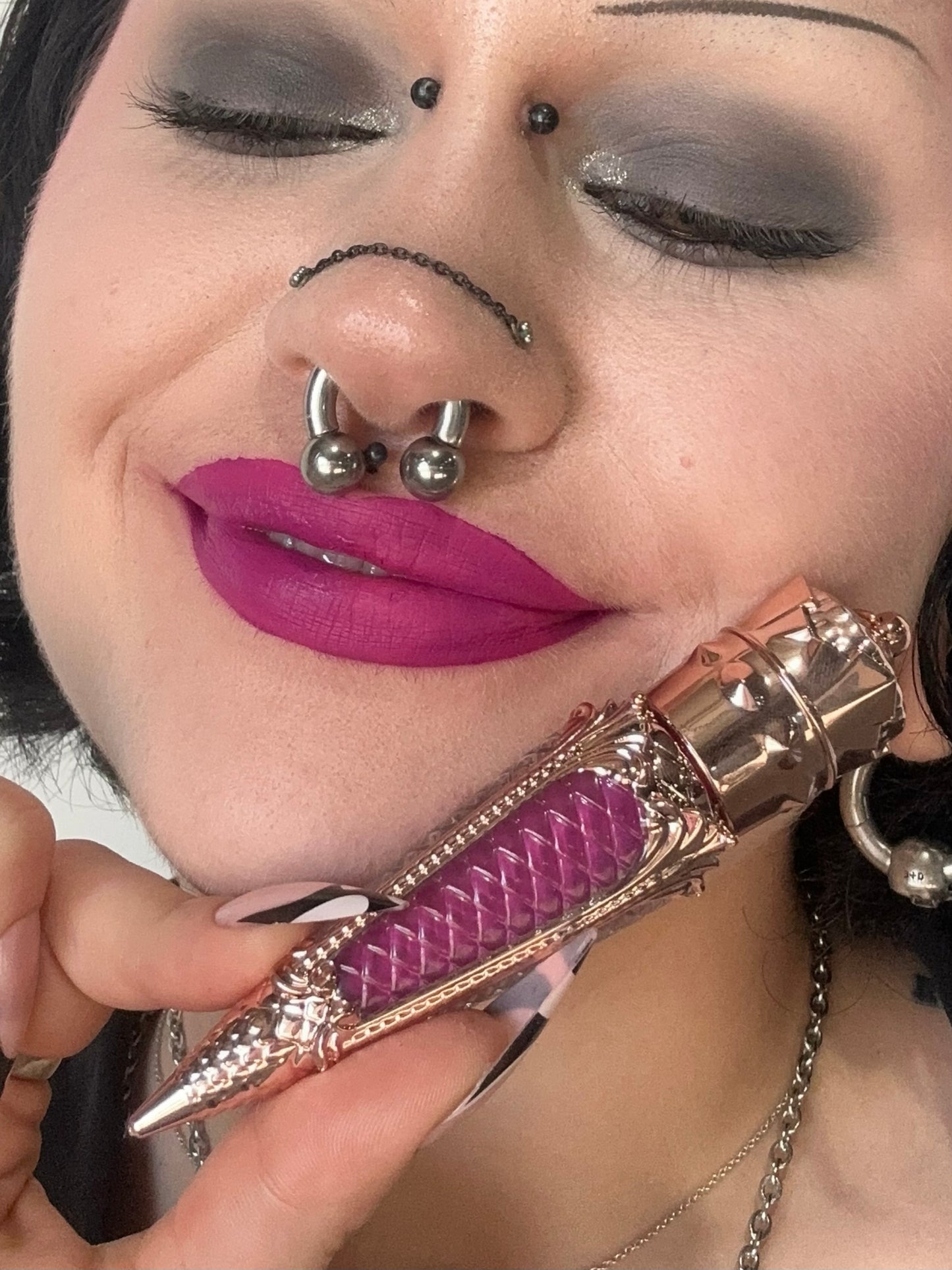 MAGENTA - Liquid luxe Velvet lipstick