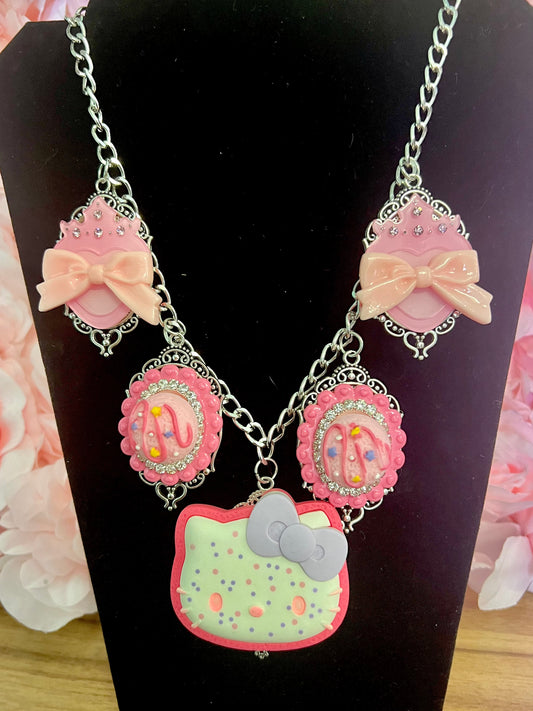 I SCREAM PARLOUR hello Kitty charm Necklace