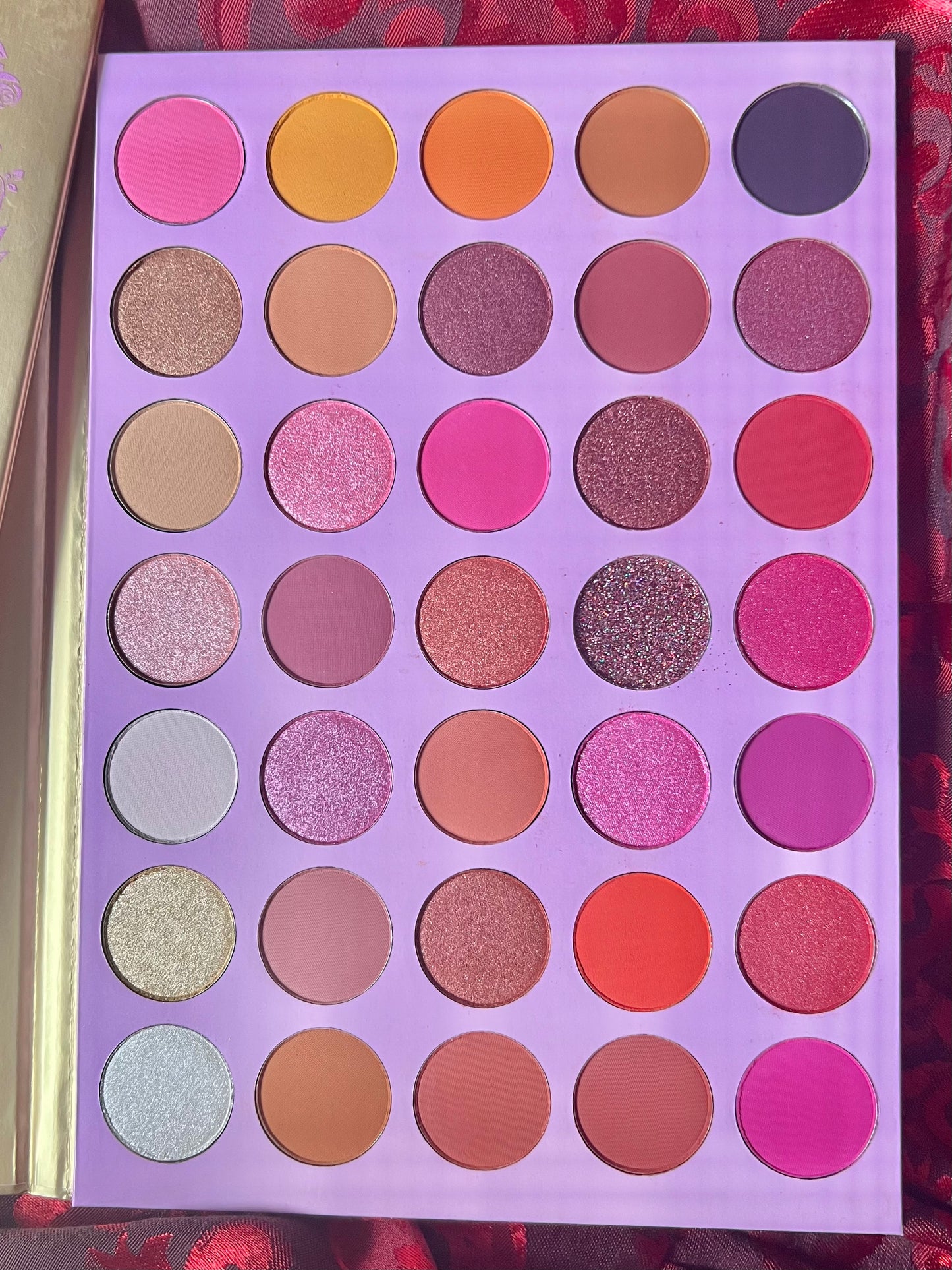 QUEEN OF HEARTS - Pressed eyeshadow palette