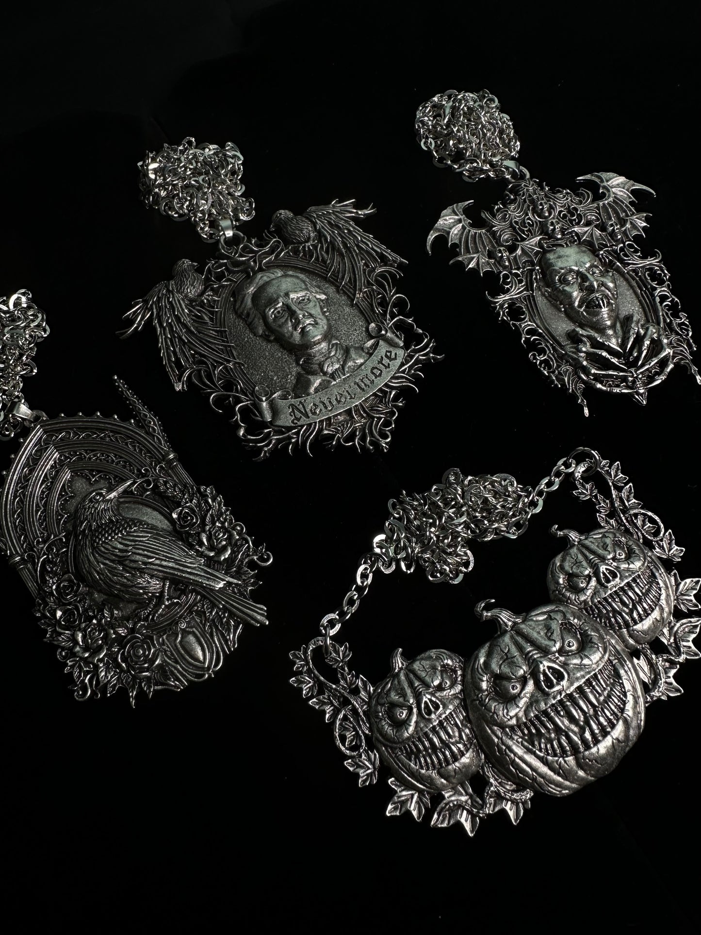 NEVERMORE - Mother of Hades Cast Necklace