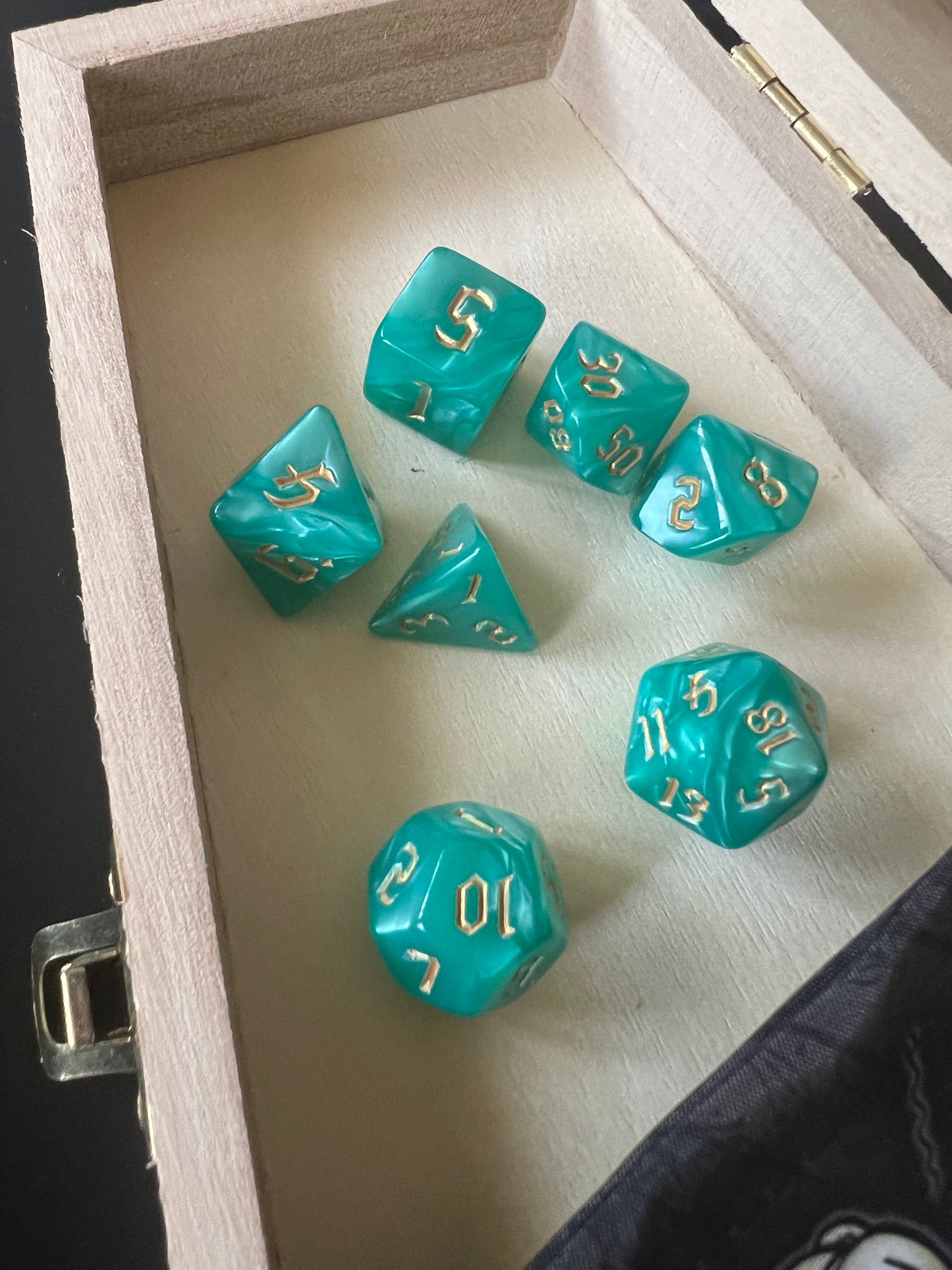 PRETTY IN POISON - Table top gaming dice set